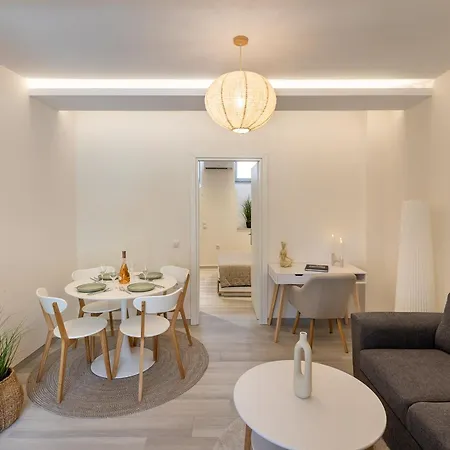 Ohana Suites, Cozy Near Miaouli Square * Ερμούπολη