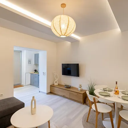 Ohana Suites, Cozy Near Miaouli Square *