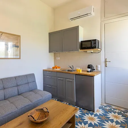 Ohana Suites, Cozy Near Miaouli Square Ermoupoli