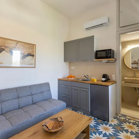 Ohana Suites, Cozy Near Miaouli Square Διαμέρισμα *