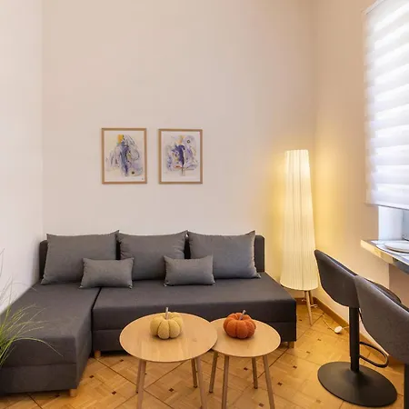 Ohana Suites, Cozy Near Miaouli Square Διαμέρισμα Ερμούπολη