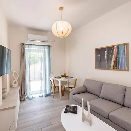 Ohana Suites, Cozy Near Miaouli Square *